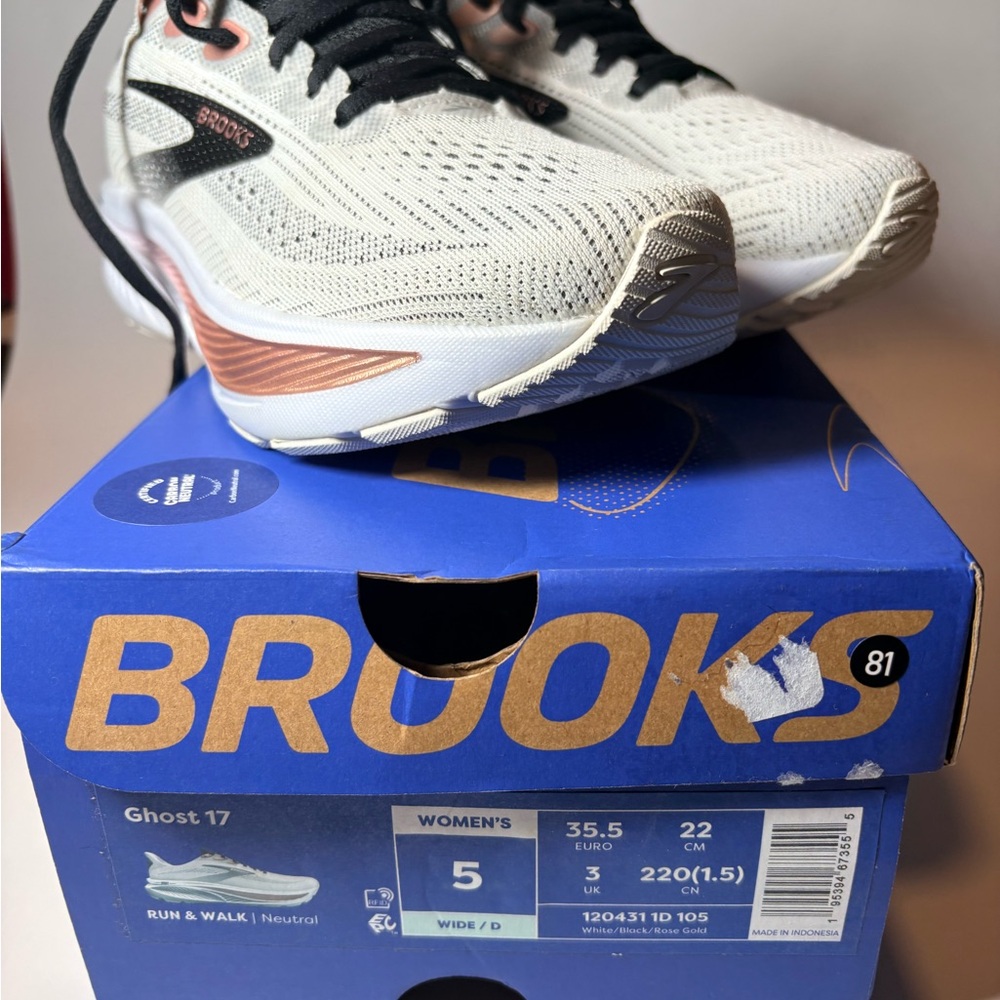 Brand New In Box Womens Brooks Ghost 17 Size 5 Wide. Off White, Rose Gold, Black - Picture 14 of 15